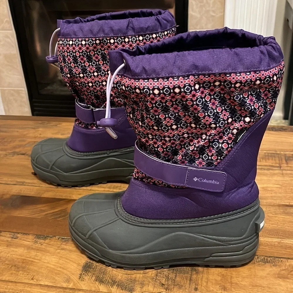 COLUMBIA Rain/Snow boots, size 6 , felt liners, in very good condition